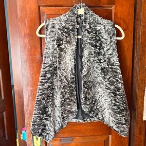 BKE Faux Fur Draped Vest - Black and Gray